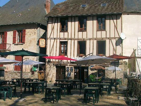 Restaurant à vendre, village médiéval de Corrèze