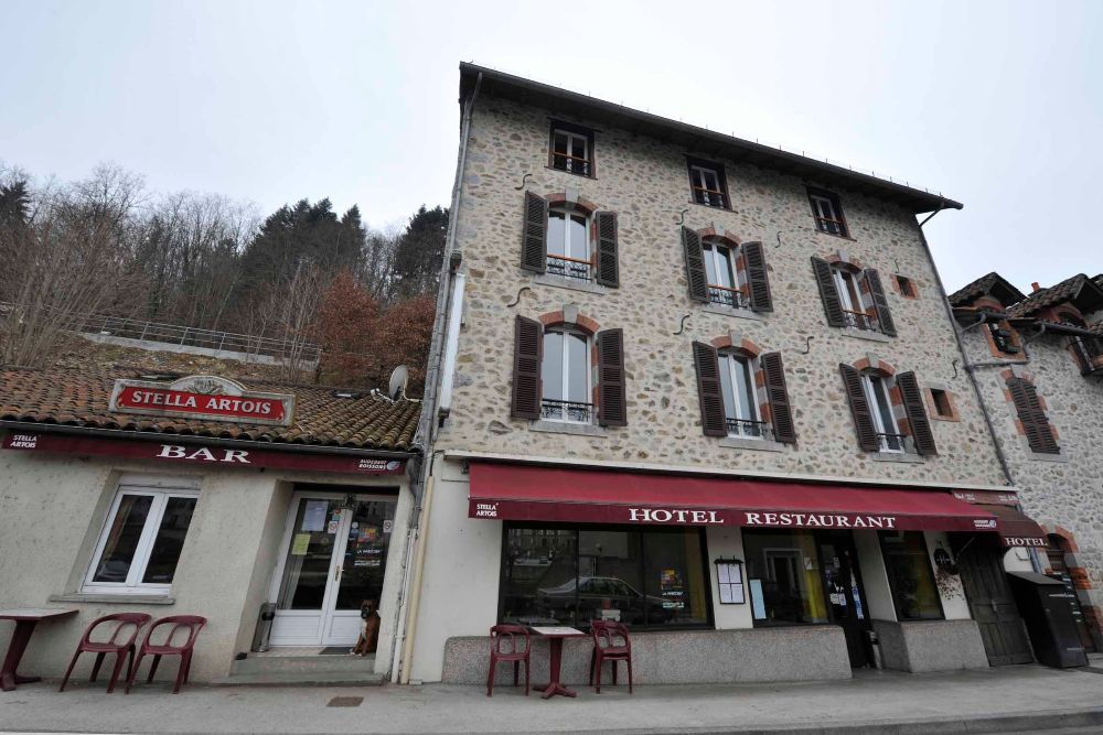 Fonds de commerce Hôtel Restaurant à vendre dans le Cantal (Laroquebrou)